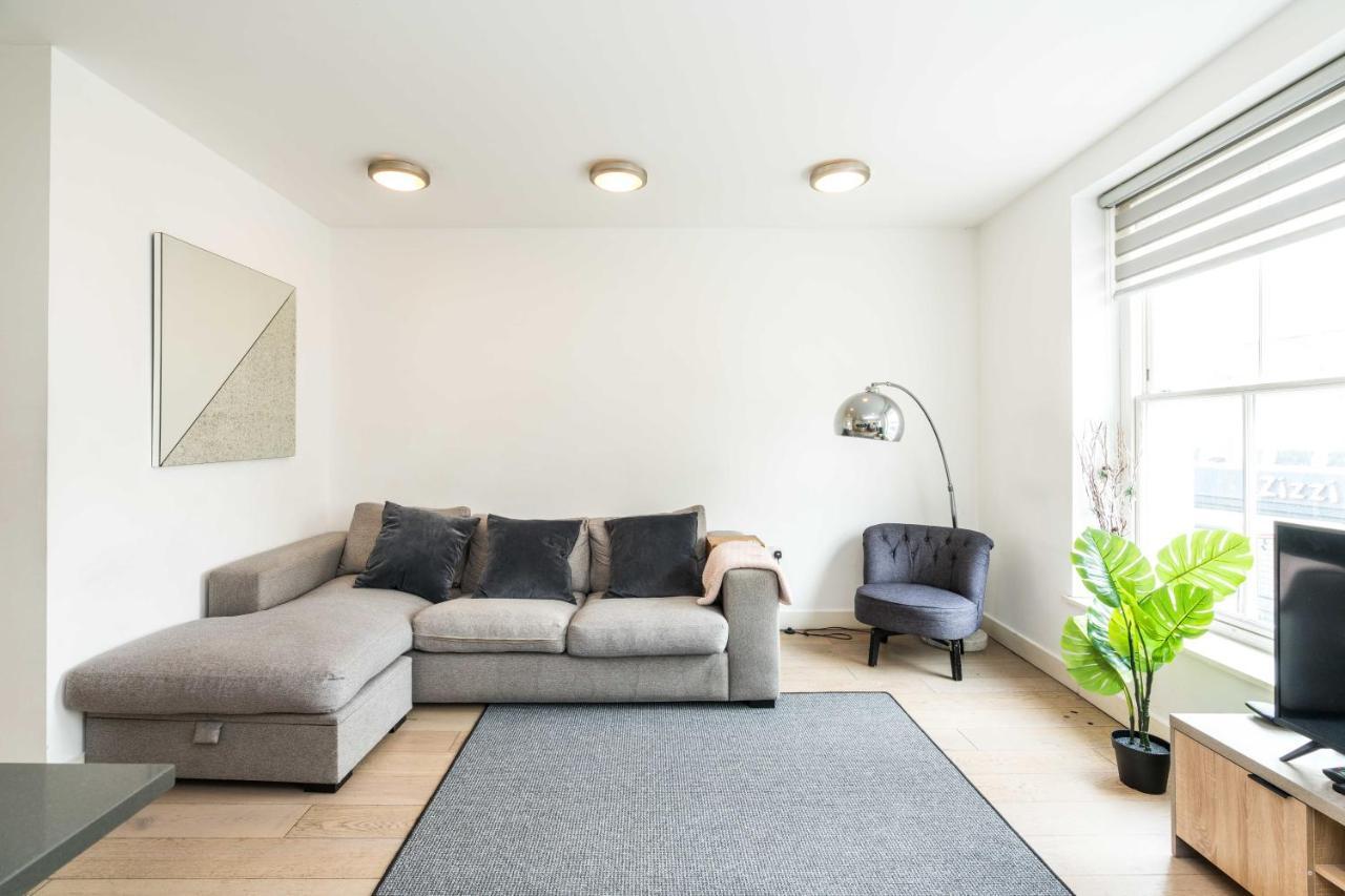 Spacious 2 Bedroom / Earls Court / Kensington Londra Dış mekan fotoğraf